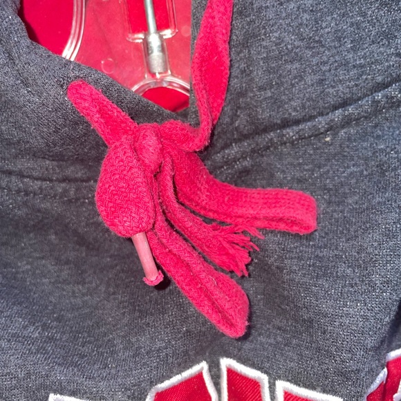 Wisconsin Badgers Sweater - Picture 5 of 5